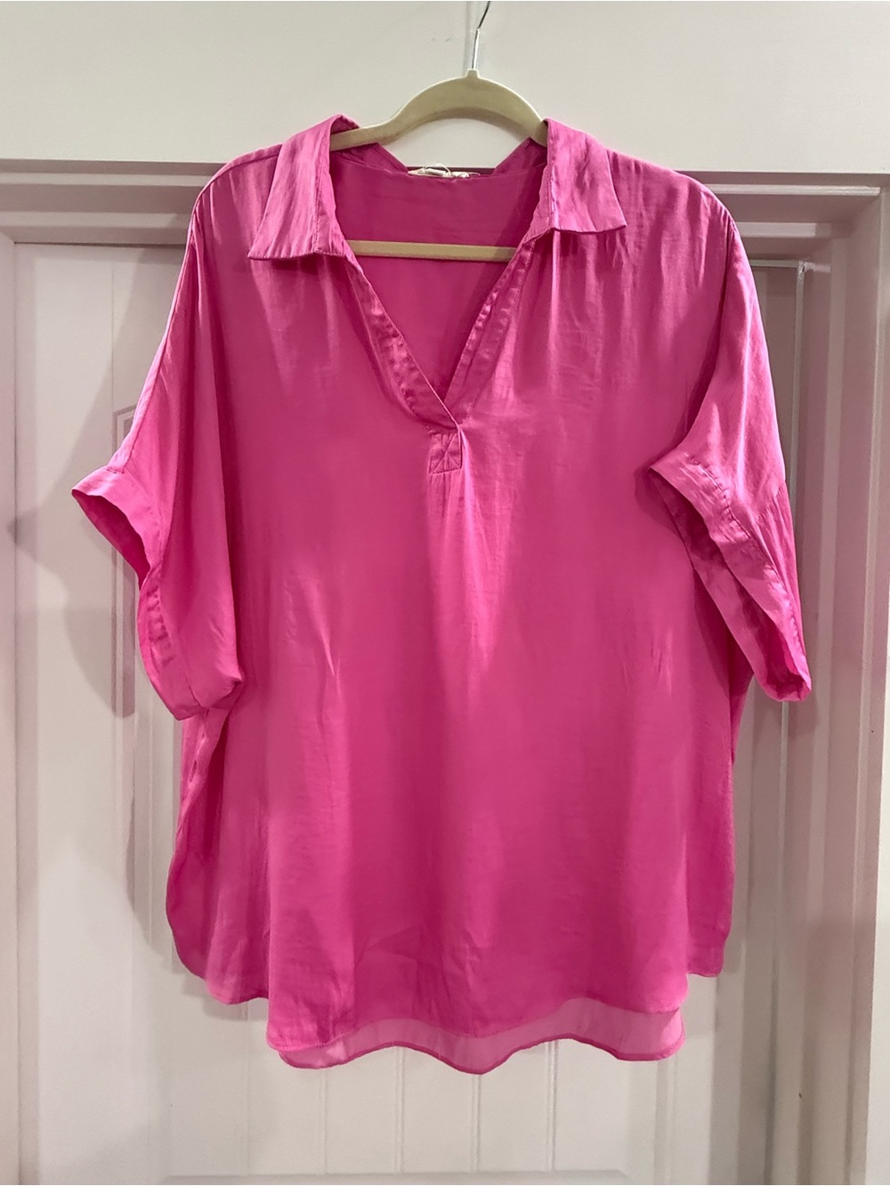 eesome Hot Pink V-Neck Collared Tunic